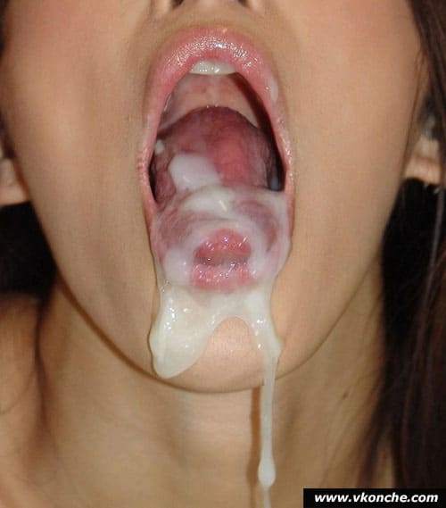 Вкусная сперма на язычках девочек 6 из 31 фото