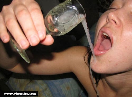 Олеся пьет сперму стаканами 9 из 11 фото