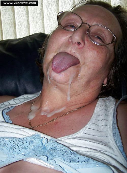 Порно фото сперма на язычке девушек 33 из 33 фото